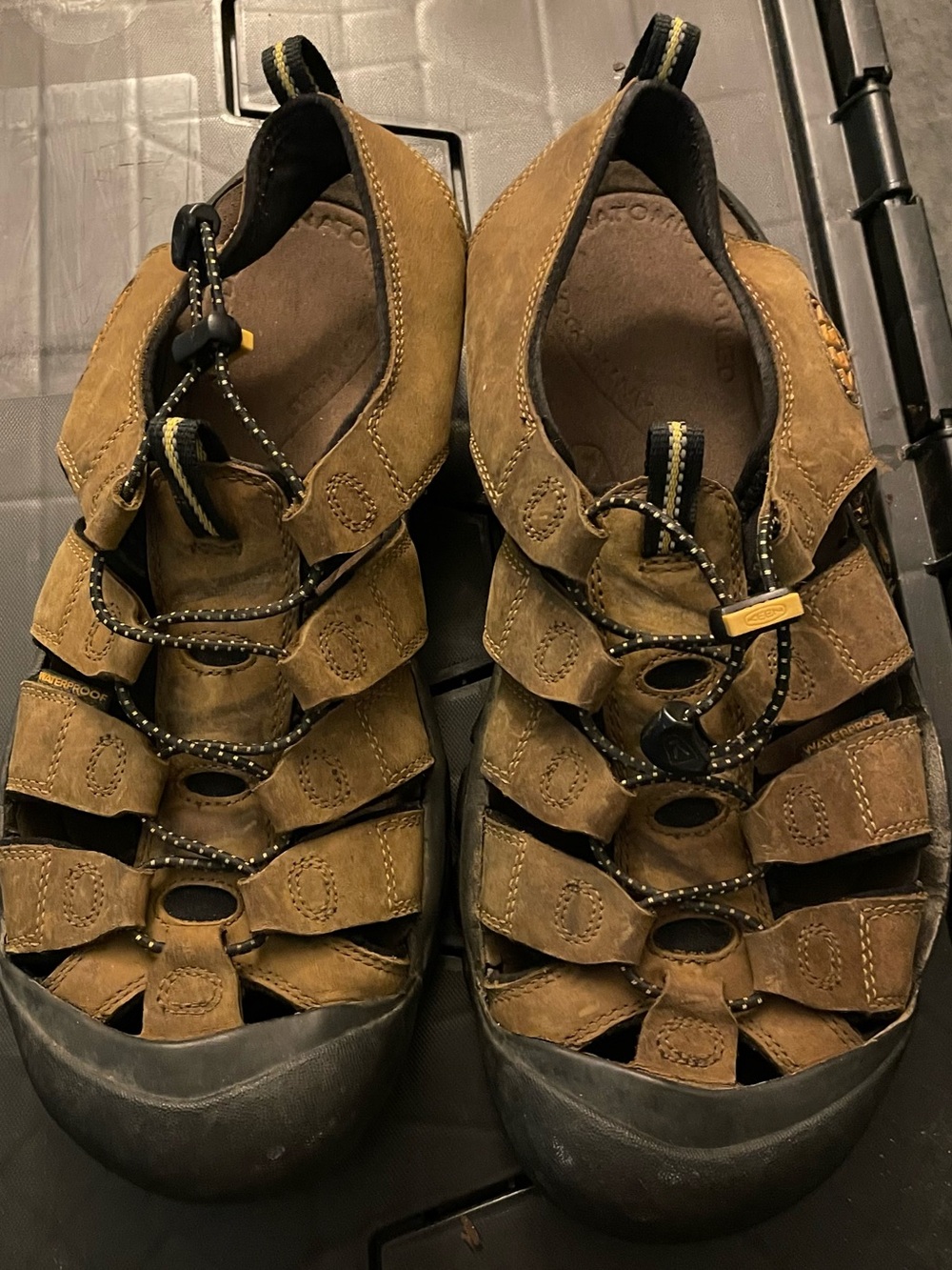 Vintage KEEN Newport Brown Leather Sandals Patent Pending Stamp